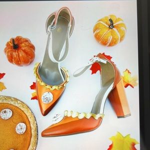Shoe Bakery “ Limited Edition Pumkin Pie Shoe” 🥧🎃